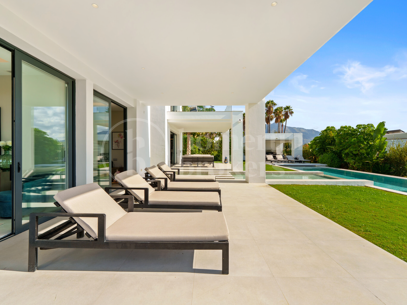 Casa Clare – Modern lyxvilla till salu i La Quinta, Marbella