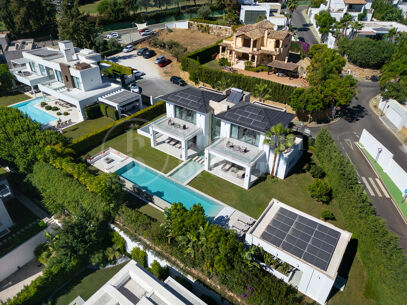 Casa Clare – Contemporary Luxury Villa for Sale in La Quinta, Marbella