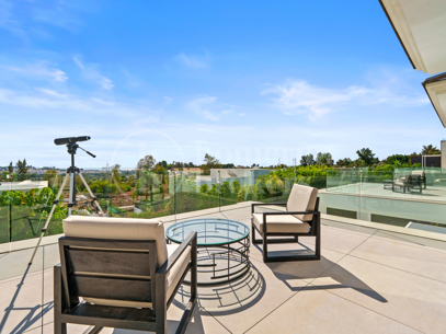 Casa Clare – Modern lyxvilla till salu i La Quinta, Marbella