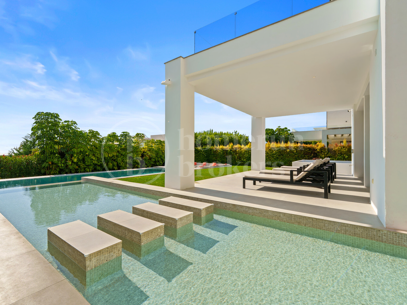 Casa Clare – Modern lyxvilla till salu i La Quinta, Marbella