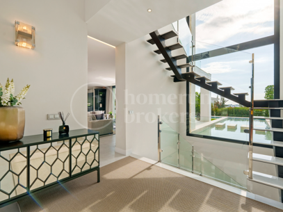 Casa Clare – Modern lyxvilla till salu i La Quinta, Marbella