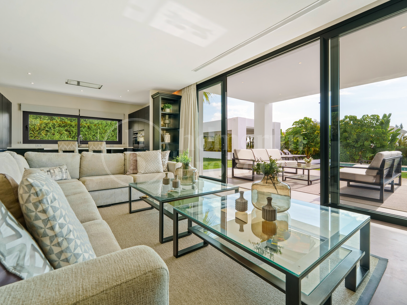 Casa Clare – Modern lyxvilla till salu i La Quinta, Marbella