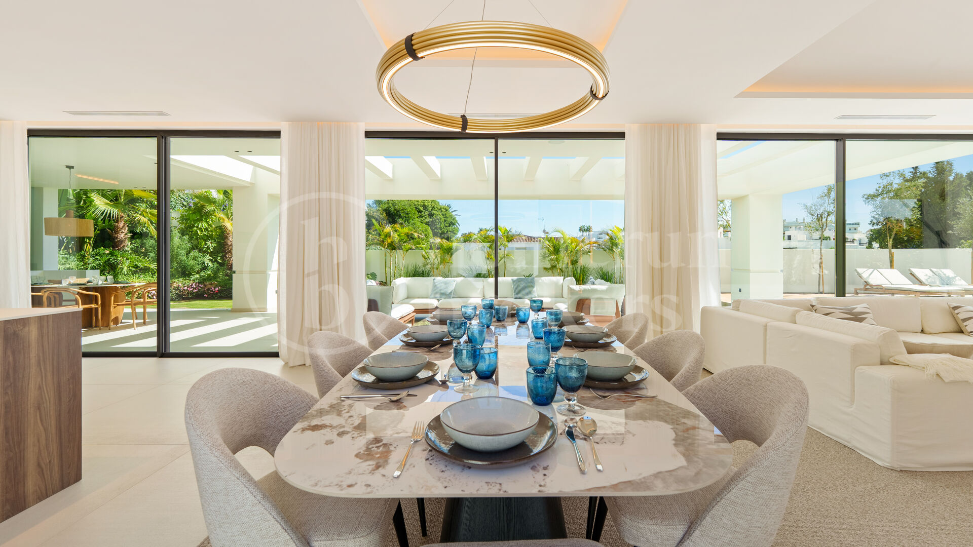 Villa Linda Vista – Contemporary Elegance by the Coast in San Pedro de Alcántara