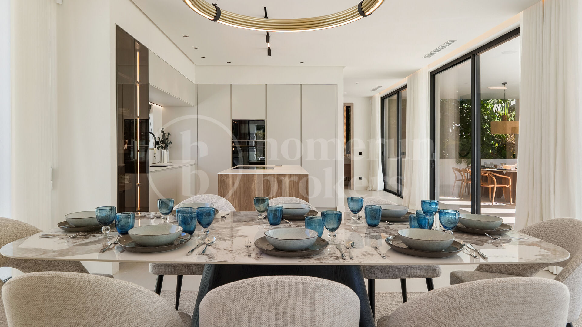 Villa Linda Vista – Contemporary Elegance by the Coast in San Pedro de Alcántara