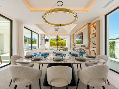Villa Linda Vista – Contemporary Elegance by the Coast in San Pedro de Alcántara