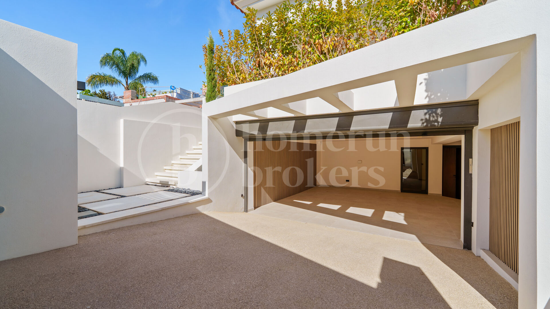 Villa Linda Vista – Contemporary Elegance by the Coast in San Pedro de Alcántara