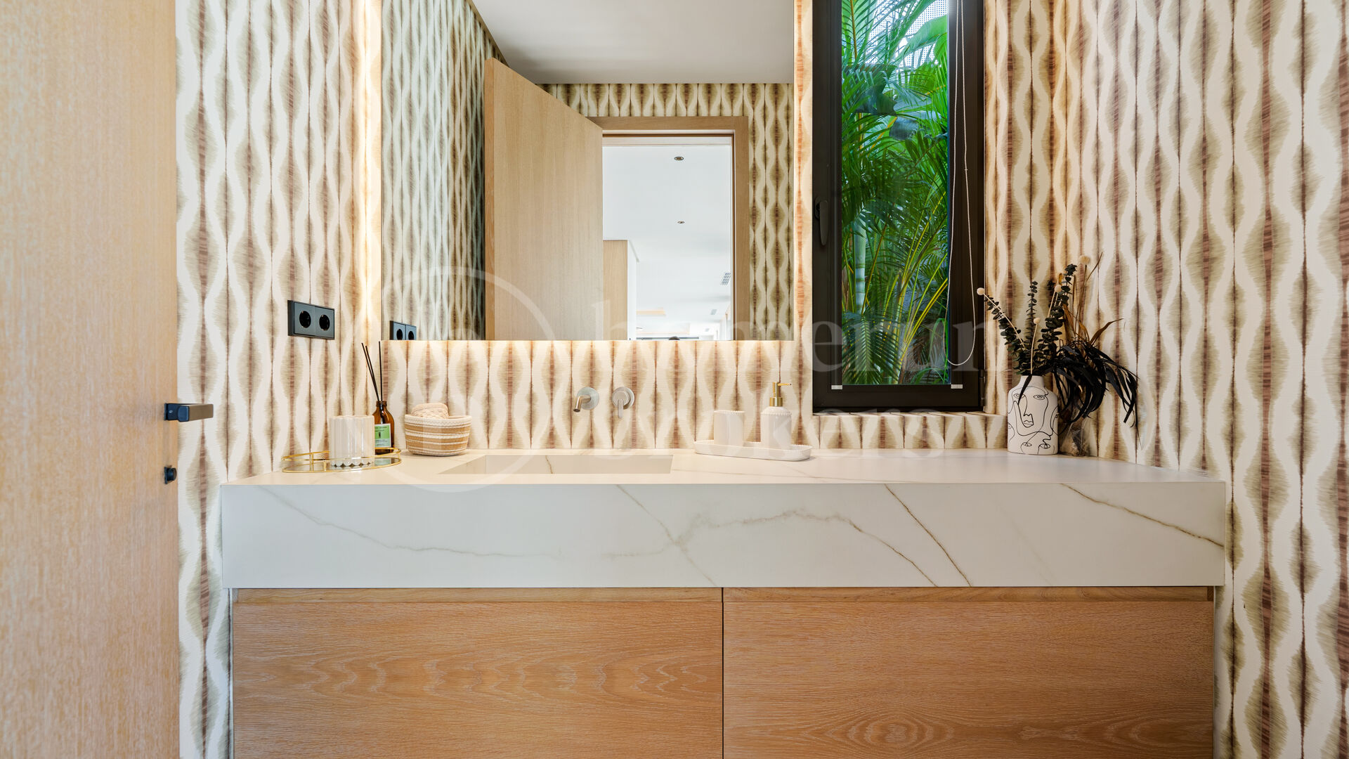Villa Linda Vista – Contemporary Elegance by the Coast in San Pedro de Alcántara