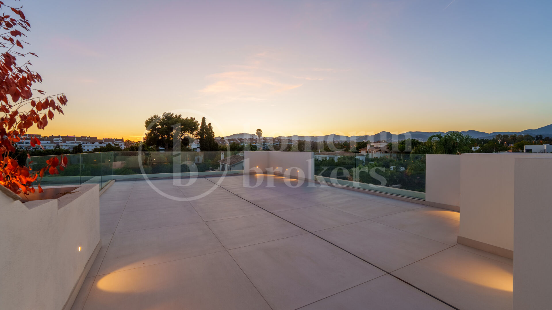 Villa Linda Vista – Contemporary Elegance by the Coast in San Pedro de Alcántara