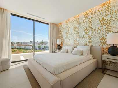 Villa Linda Vista – Contemporary Elegance by the Coast in San Pedro de Alcántara