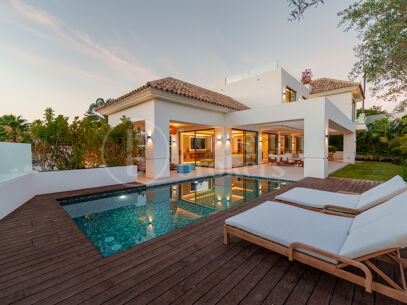 Villa Linda Vista – Contemporary Elegance by the Coast in San Pedro de Alcántara