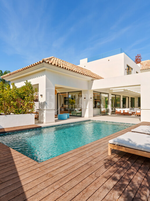 Villa Linda Vista – Contemporary Elegance by the Coast in San Pedro de Alcántara