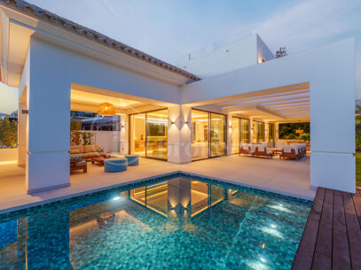 Villa Linda Vista – Contemporary Elegance by the Coast in San Pedro de Alcántara