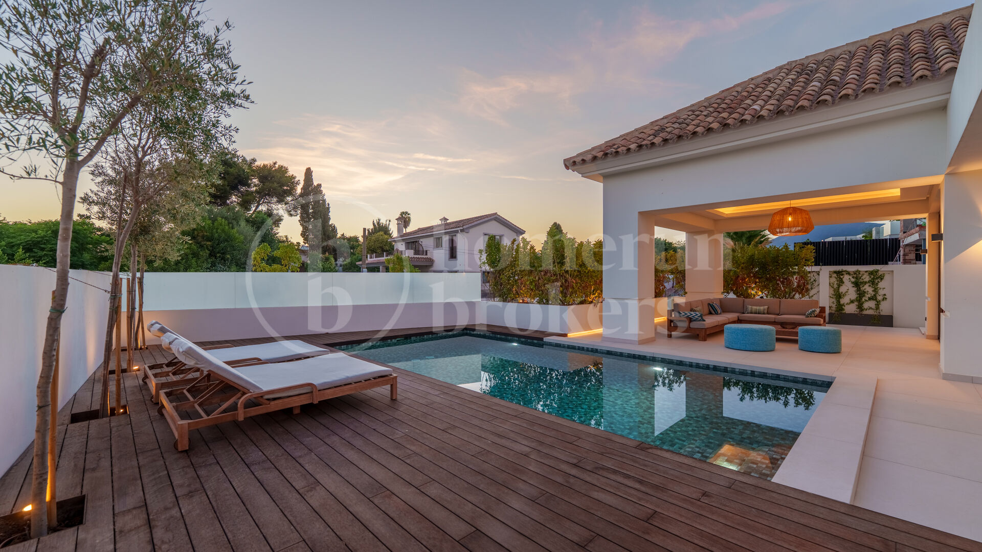 Villa Linda Vista – Contemporary Elegance by the Coast in San Pedro de Alcántara
