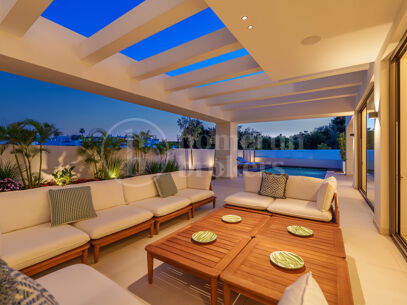 Villa Linda Vista – Contemporary Elegance by the Coast in San Pedro de Alcántara
