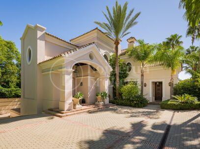 Villa Bellagio - Luxury 8-Bedroom Villa in Guadalmina Baja