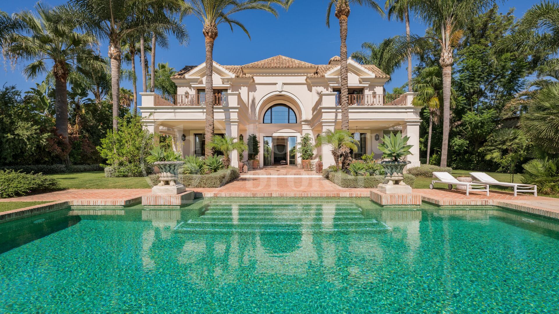 Villa Bellagio - Luxury 8-Bedroom Villa in Guadalmina Baja