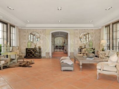 Villa Bellagio - Luxury 8-Bedroom Villa in Guadalmina Baja