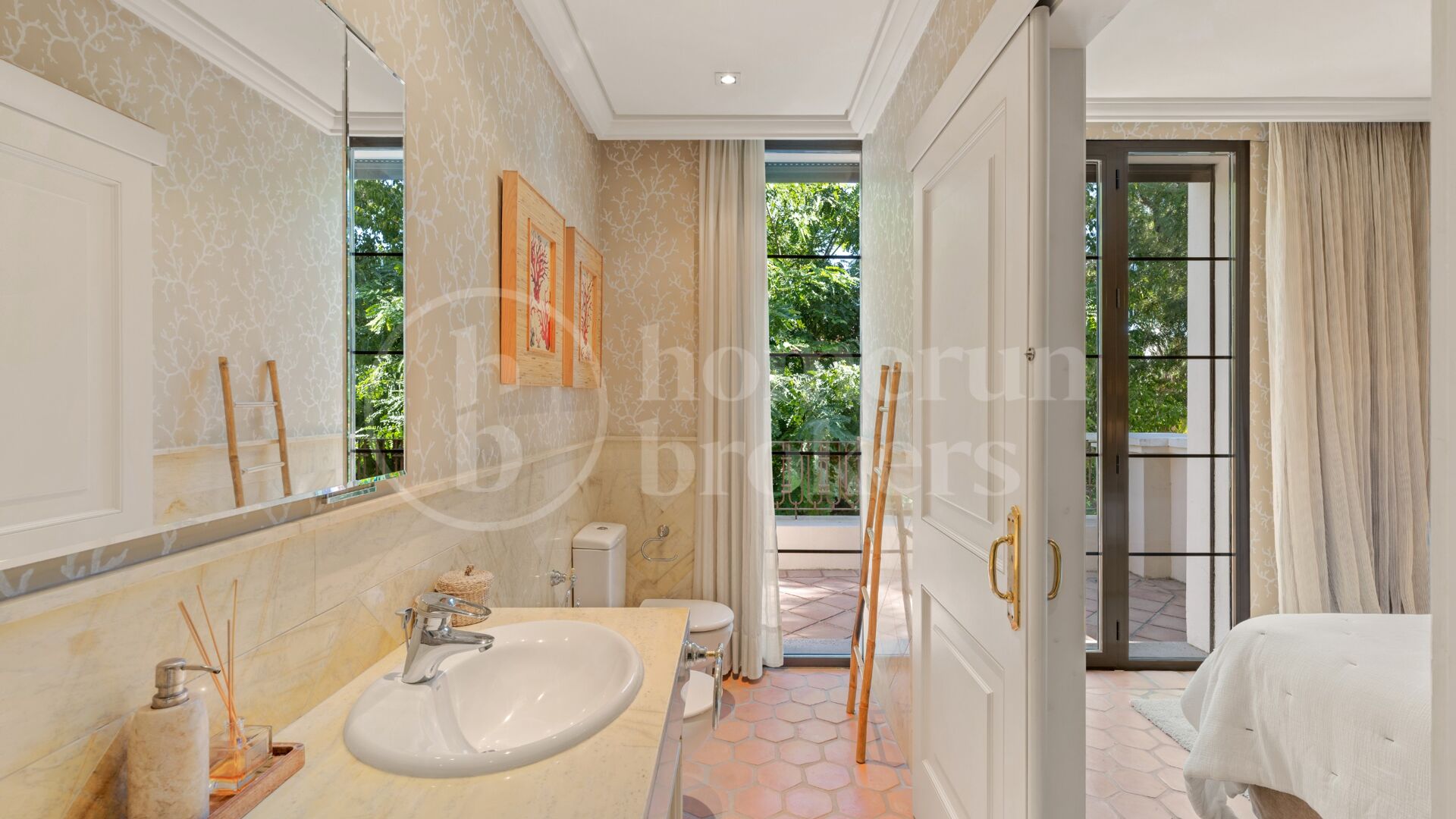 Villa Bellagio - Luxury 8-Bedroom Villa in Guadalmina Baja
