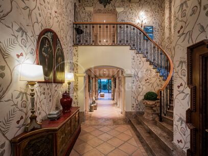 Villa Bellagio - Luxury 8-Bedroom Villa in Guadalmina Baja