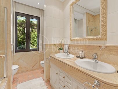 Villa Bellagio - Luxury 8-Bedroom Villa in Guadalmina Baja