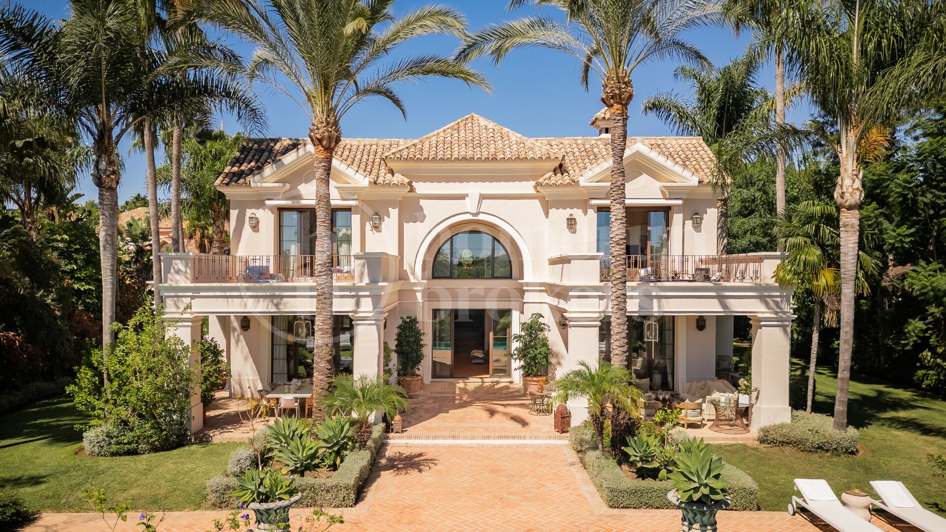 Villa Bellagio - Luxury 8-Bedroom Villa in Guadalmina Baja