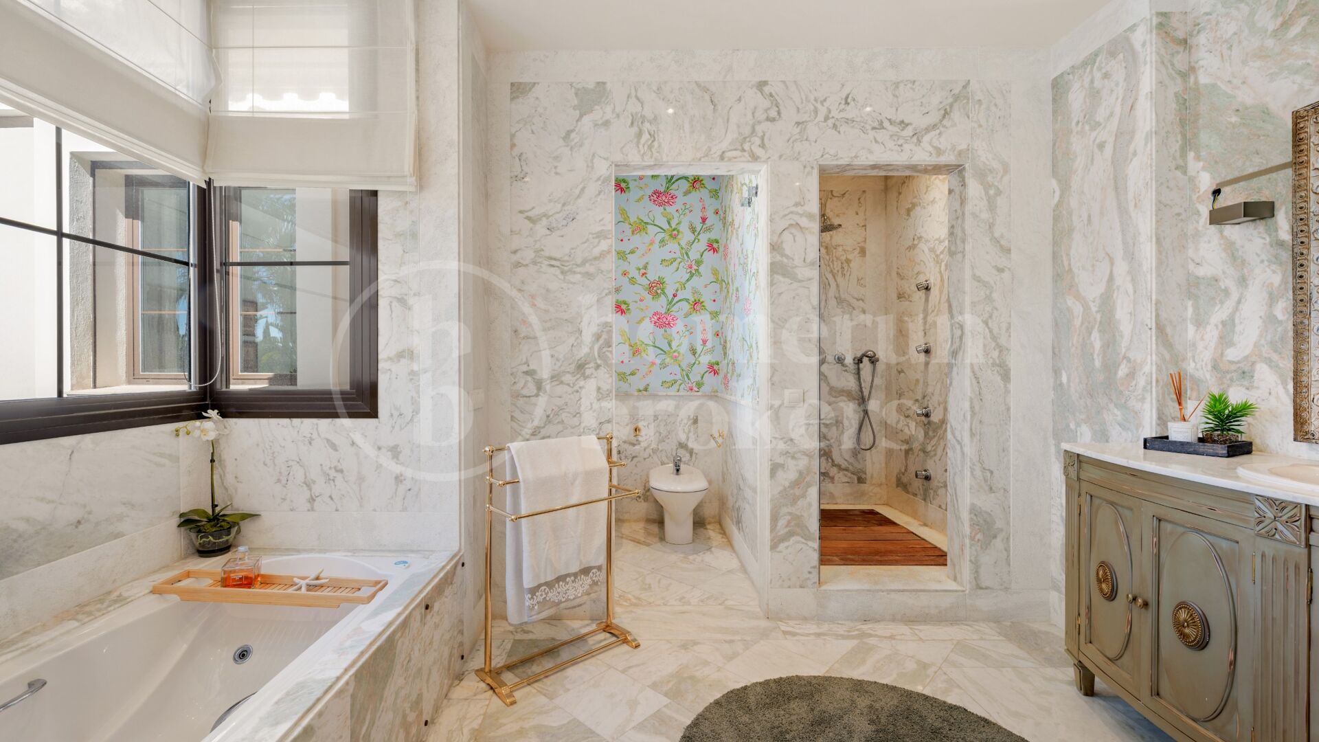 Villa Bellagio - Luxury 8-Bedroom Villa in Guadalmina Baja