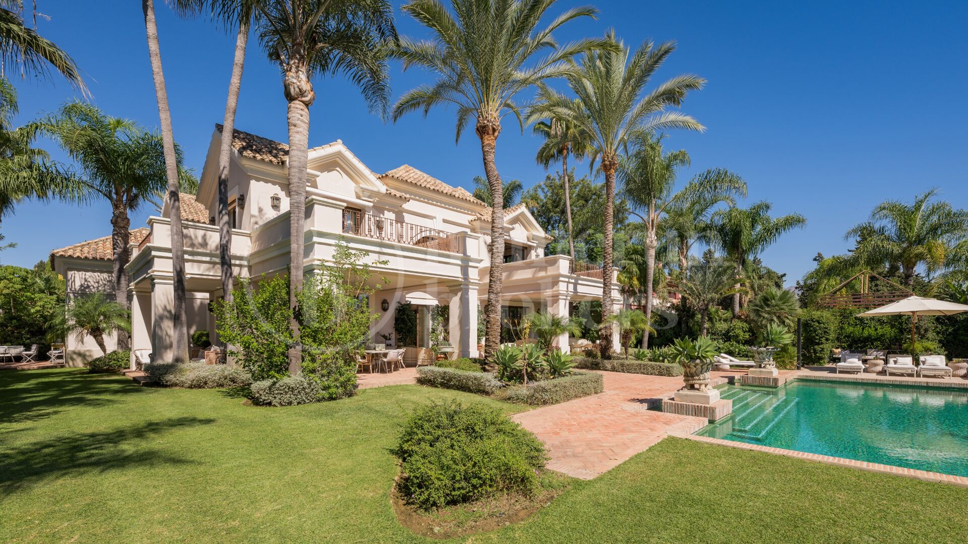 Villa Bellagio - Luxury 8-Bedroom Villa in Guadalmina Baja