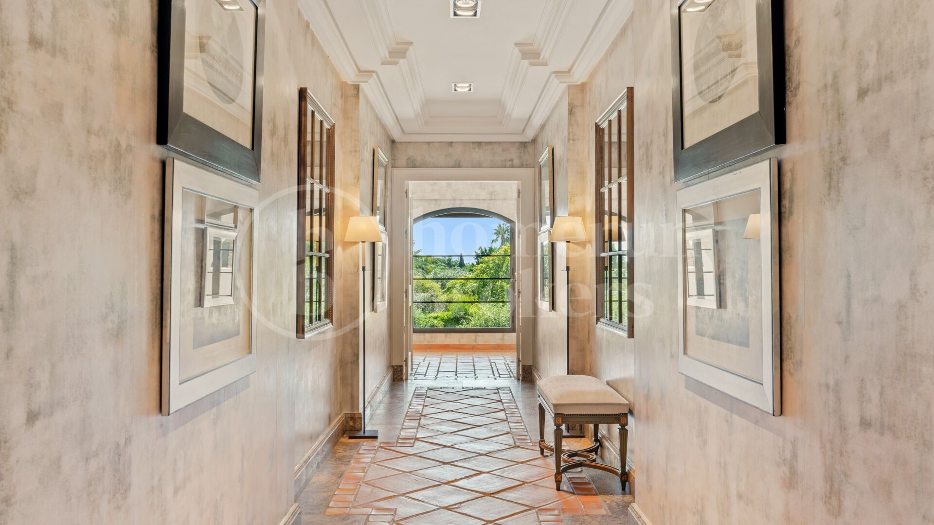 Villa Bellagio - Luxury 8-Bedroom Villa in Guadalmina Baja