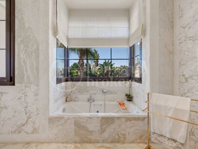 Villa Bellagio - Luxury 8-Bedroom Villa in Guadalmina Baja