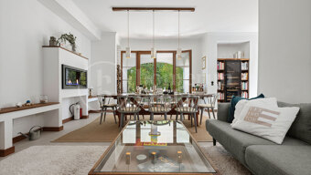 Villa Pinot - Renovated Villa with sea Views in Estepona