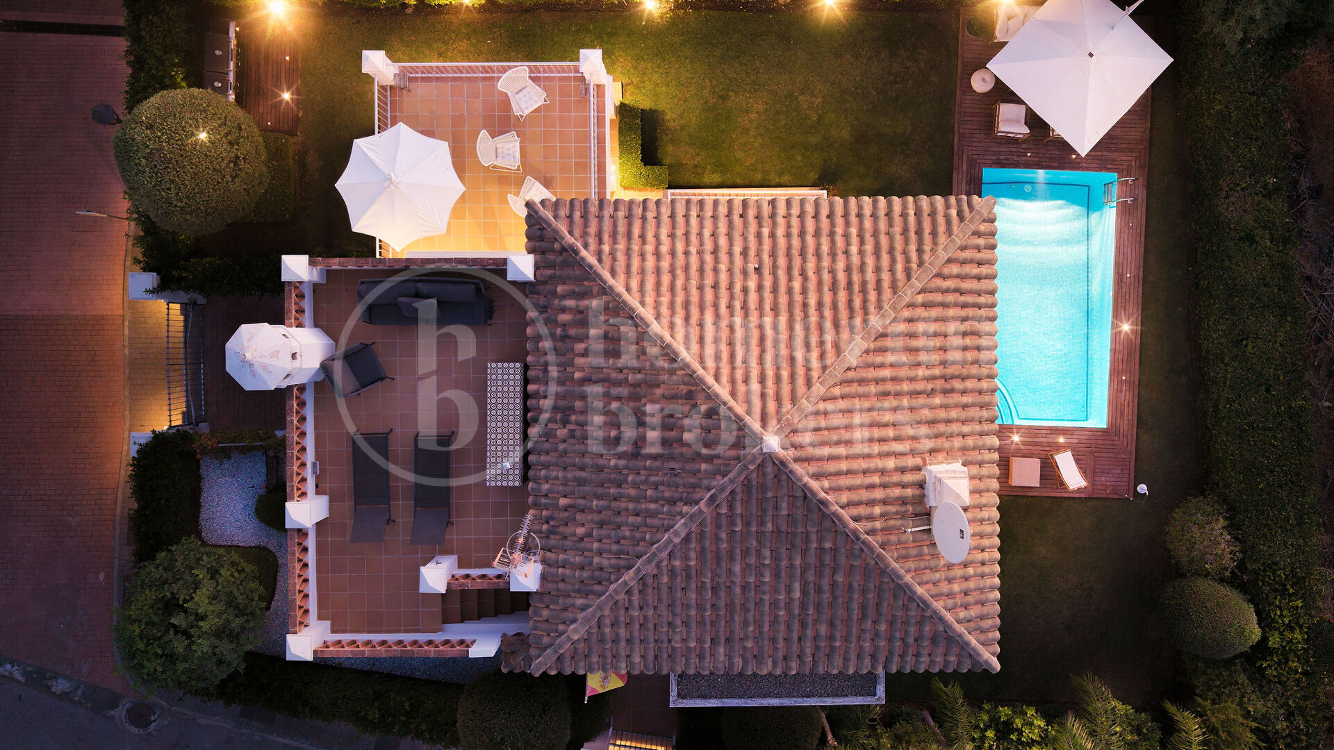 Villa Pinot - renoverad villa med havsutsikt i Estepona