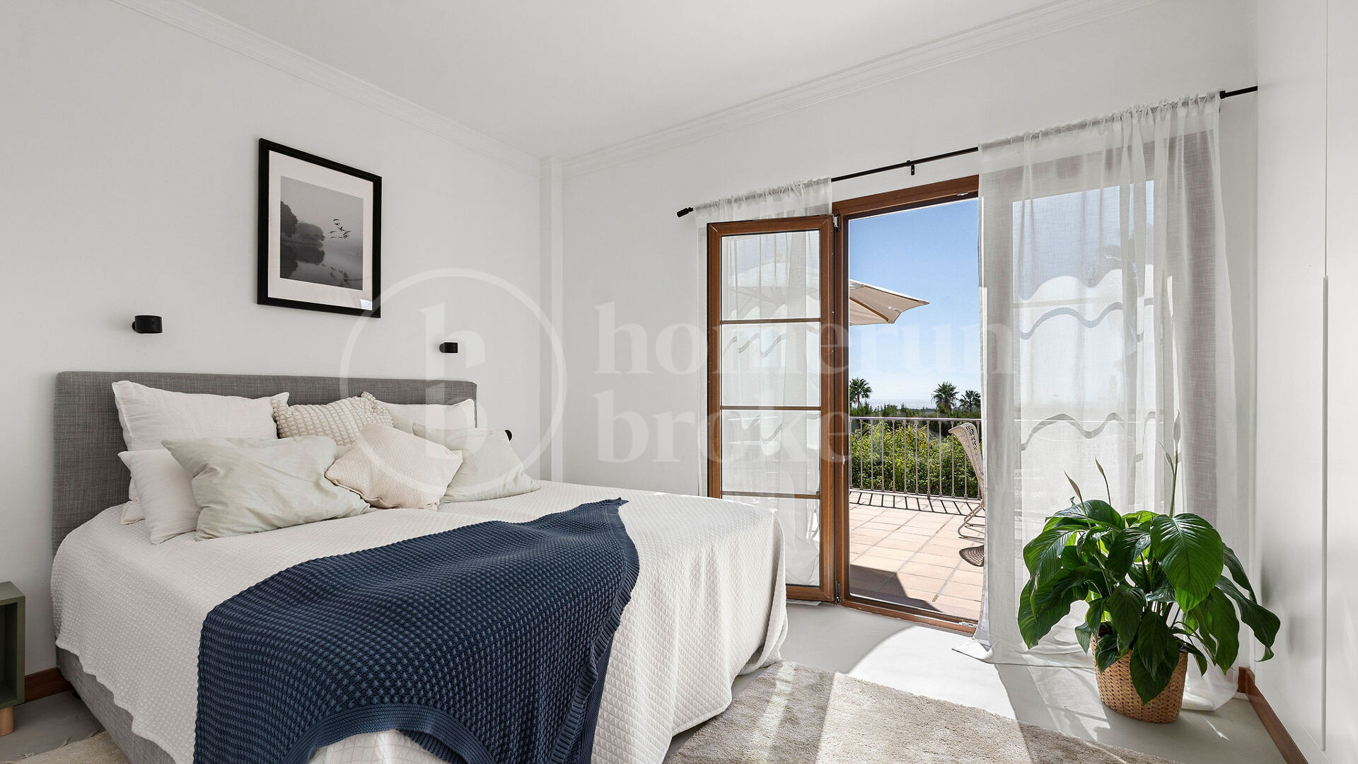 Villa Pinot - renoverad villa med havsutsikt i Estepona