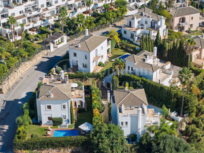 Villa Pinot - renoverad villa med havsutsikt i Estepona