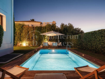 Villa Pinot - renoverad villa med havsutsikt i Estepona