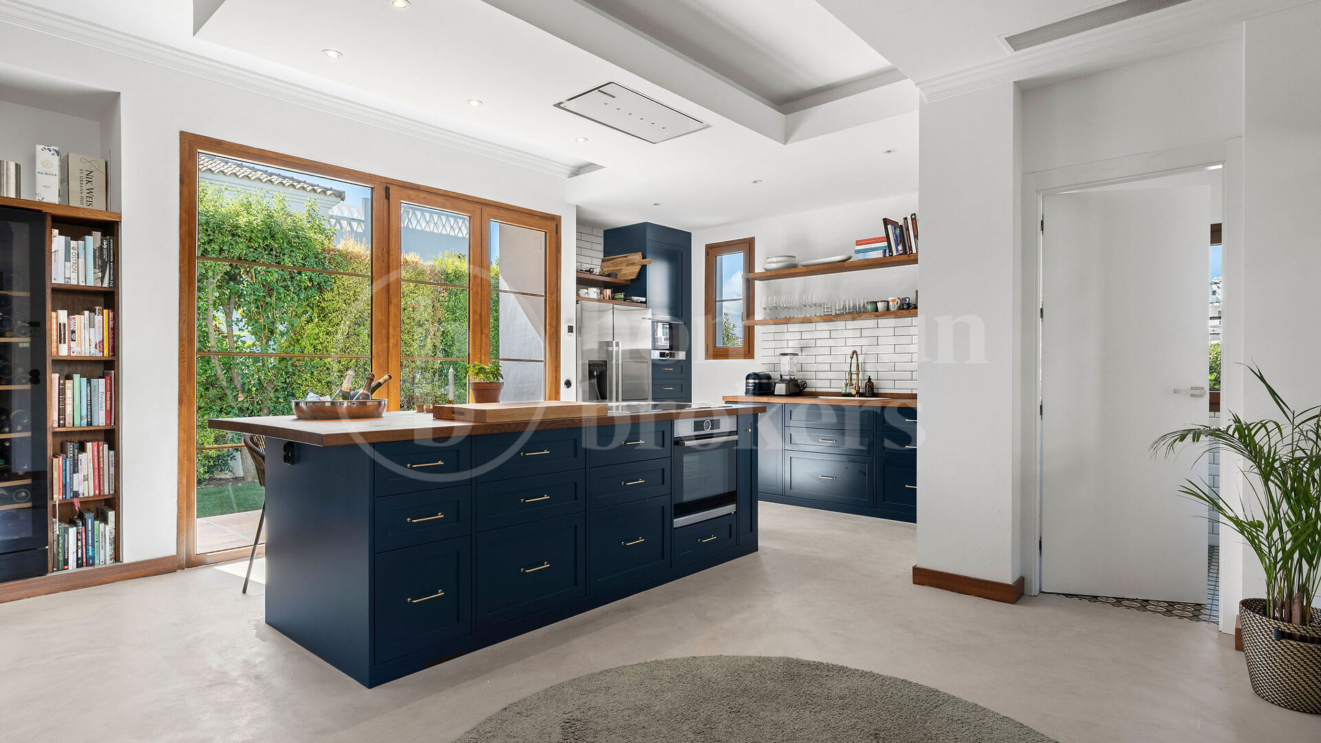 Villa Pinot - renoverad villa med havsutsikt i Estepona