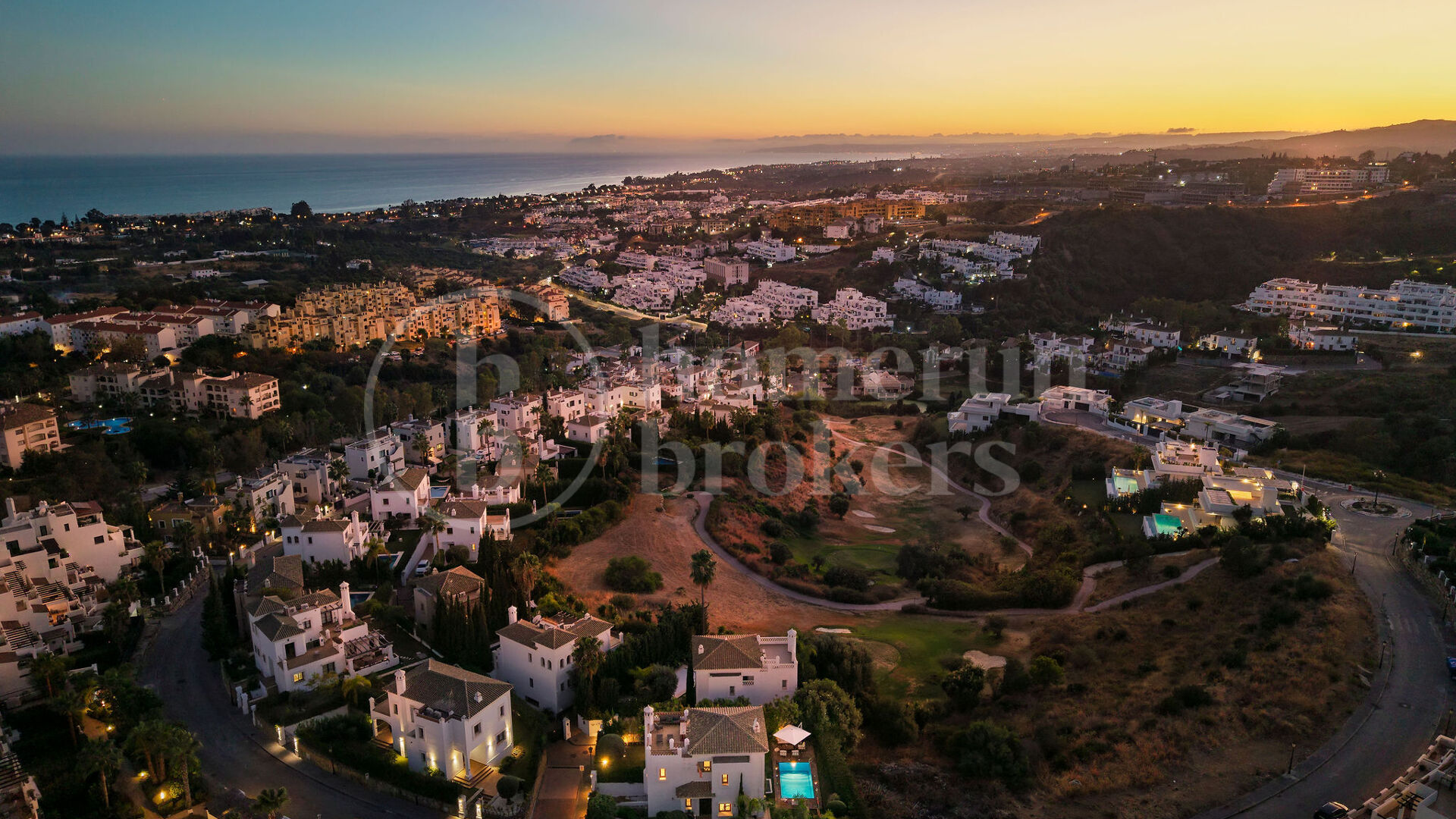 Villa Pinot - renoverad villa med havsutsikt i Estepona