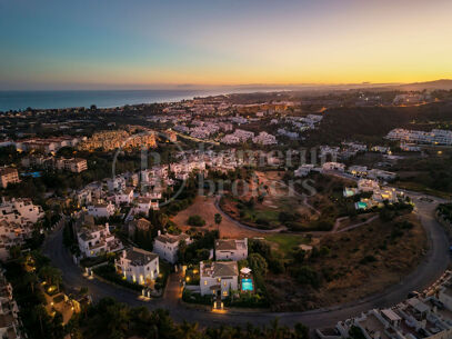 Villa Pinot - renoverad villa med havsutsikt i Estepona