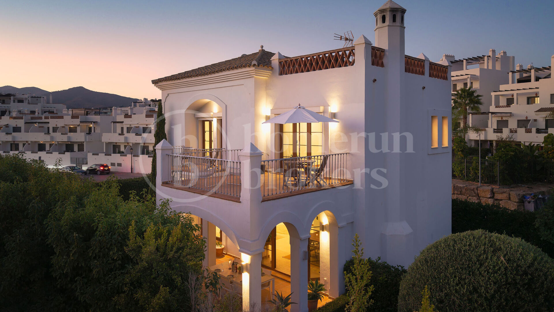 Villa Pinot - renoverad villa med havsutsikt i Estepona