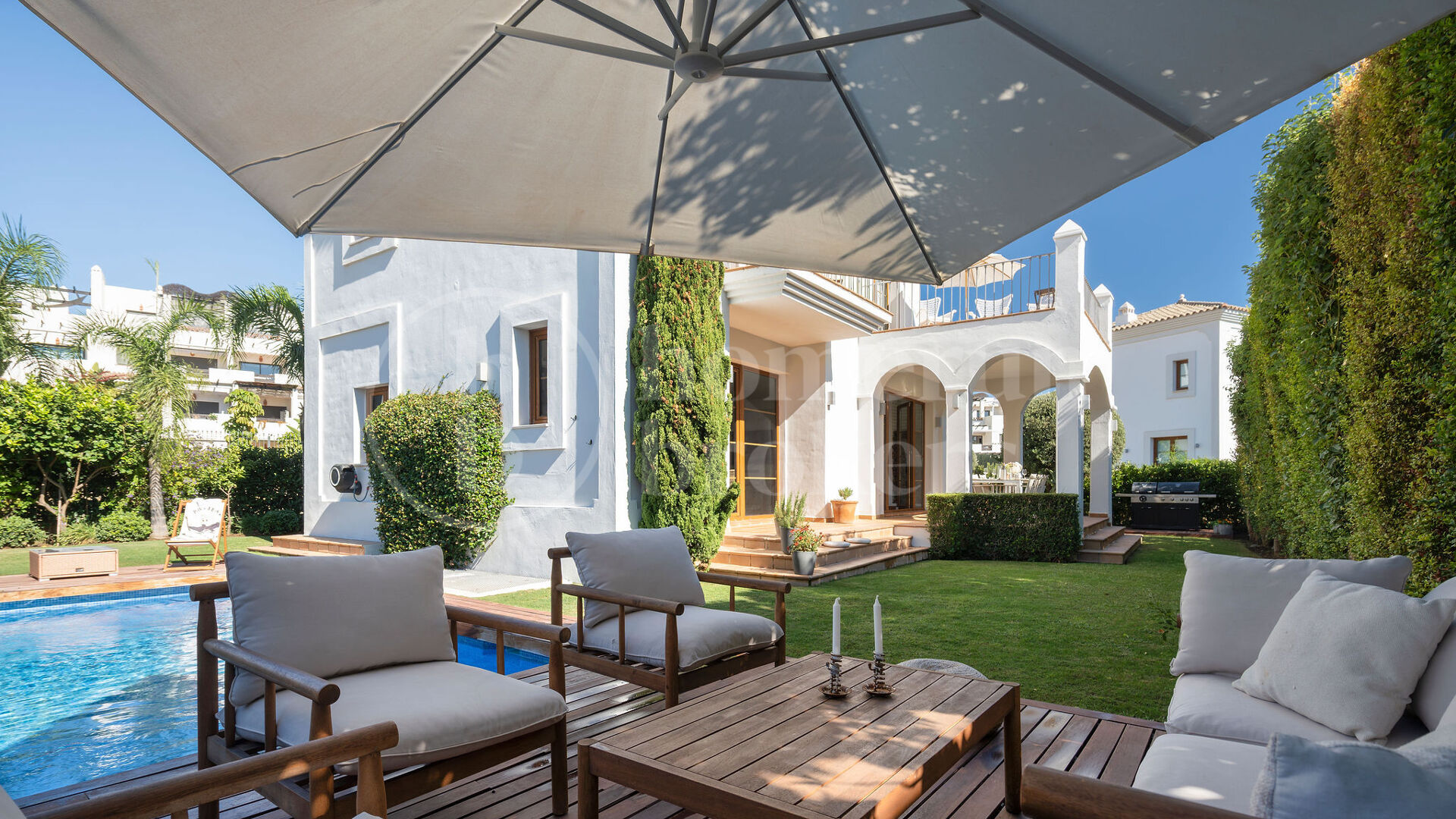 Villa Pinot - renoverad villa med havsutsikt i Estepona