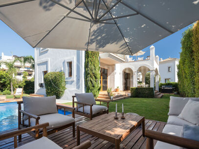 Villa Pinot - renoverad villa med havsutsikt i Estepona