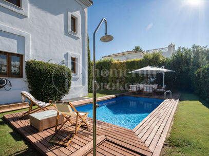 Villa Pinot - renoverad villa med havsutsikt i Estepona