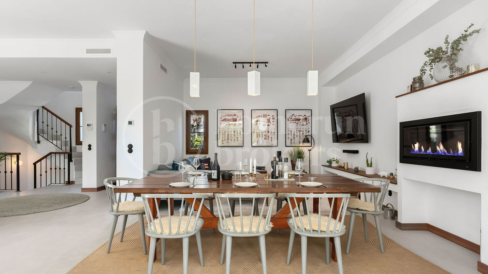 Villa Pinot - renoverad villa med havsutsikt i Estepona