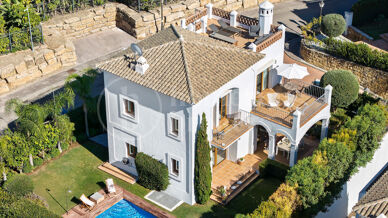 Villa Pinot - renoverad villa med havsutsikt i Estepona