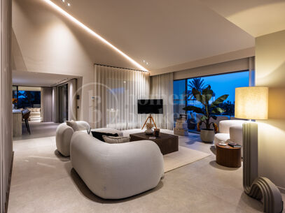 Centauro 15 – Modern Balinese-Inspired Villa in the Golf Valley of Nueva Andalucía