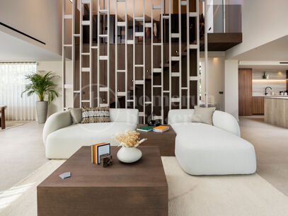 Centauro 15 – Modern Balinese-Inspired Villa in the Golf Valley of Nueva Andalucía