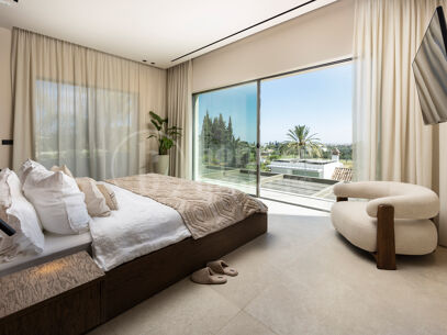 Centauro 15 – Modern Balinese-Inspired Villa in the Golf Valley of Nueva Andalucía