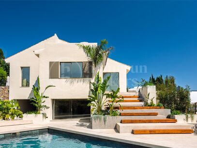 Centauro 15 – Modern Balinese-Inspired Villa in the Golf Valley of Nueva Andalucía