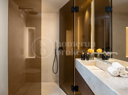 Centauro 15 – Modern Balinese-Inspired Villa in the Golf Valley of Nueva Andalucía
