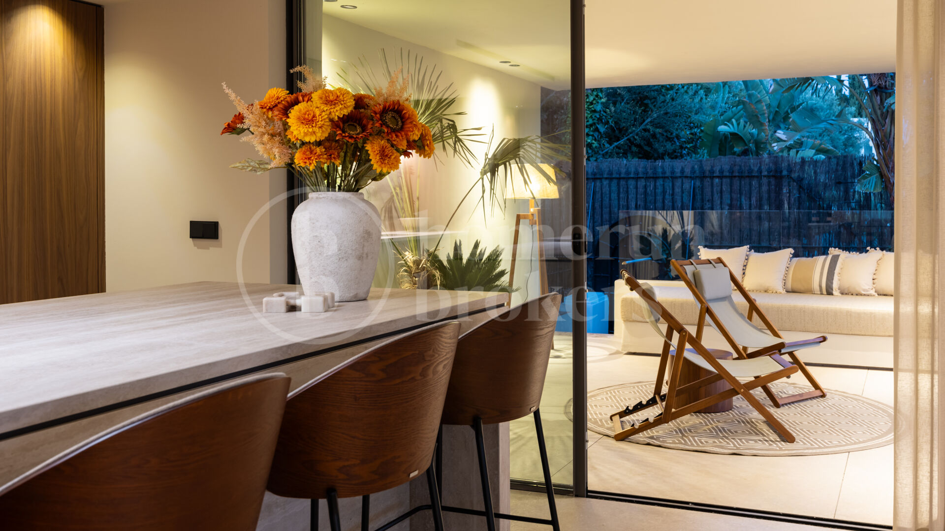 Centauro 15 – Modern Balinese-Inspired Villa in the Golf Valley of Nueva Andalucía