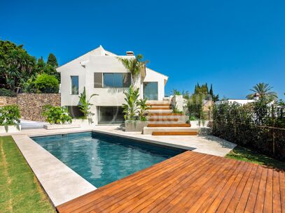 Centauro 15 – Modern Balinese-Inspired Villa in the Golf Valley of Nueva Andalucía